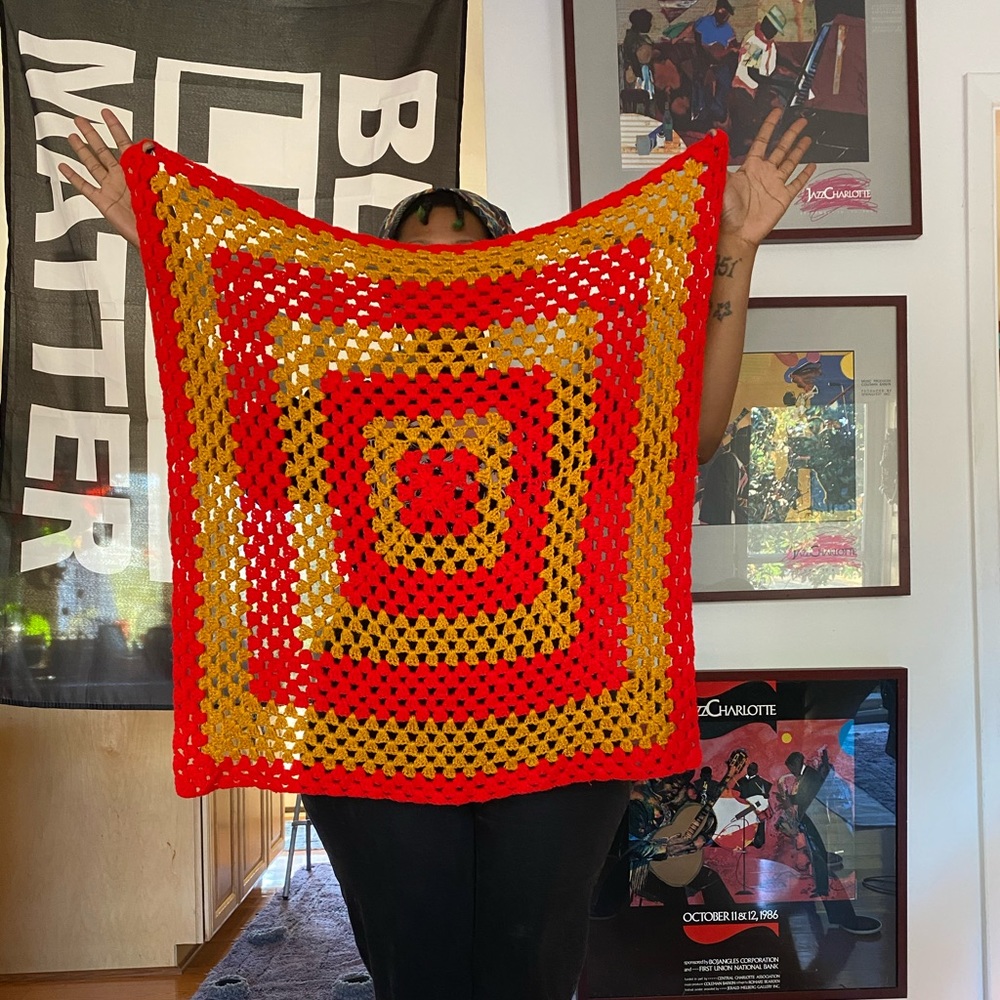 ❣️Throw, tapestry, or table accent❣️